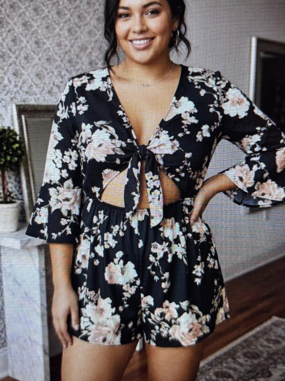 Floral Front-Tie Cutout Bell-Sleeve Romper – Navy Blue (Medium)
